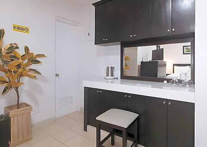 Urbanview @ Evangelista Street Makati 2*