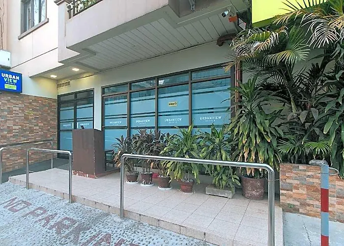 Urbanview @ Evangelista Street Makati Hotel 2*