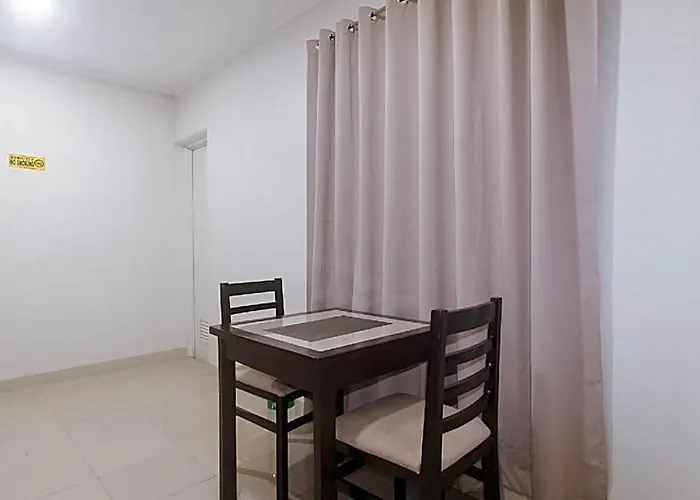 Urbanview @ Evangelista Street Makati Hotel 2*